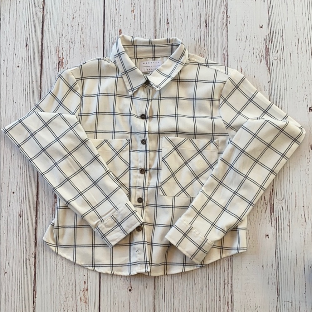 Kendall + Kylie Cropped Plaid Button Down